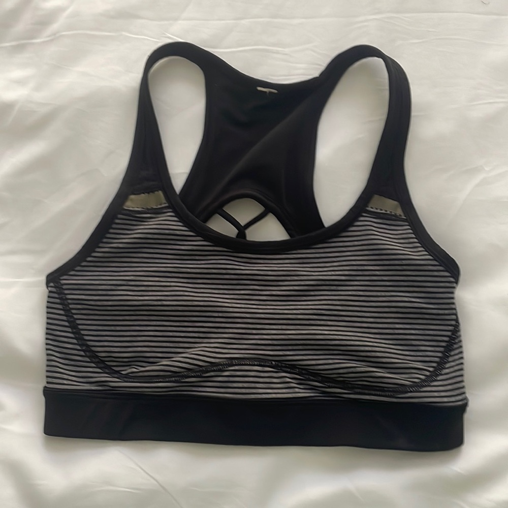 Lululemon sports bra